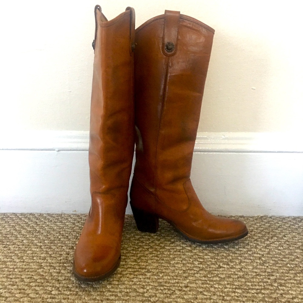Nearly new Frye leather boots in cognac